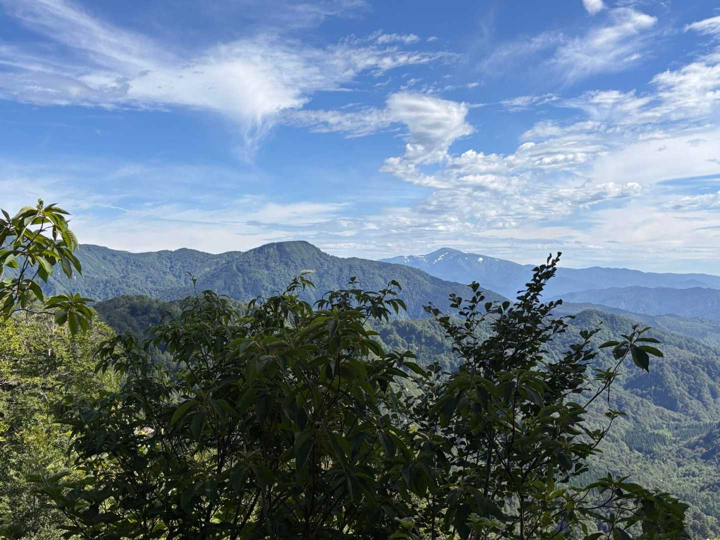 時々月山がチラッと見える🏔️