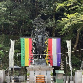 この奥が取り付き