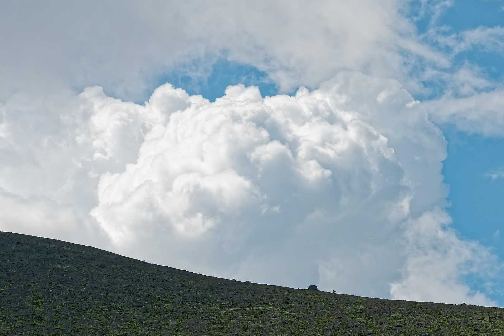 夏雲と登山道✨