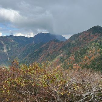 石鎚山🏔️見えます😳