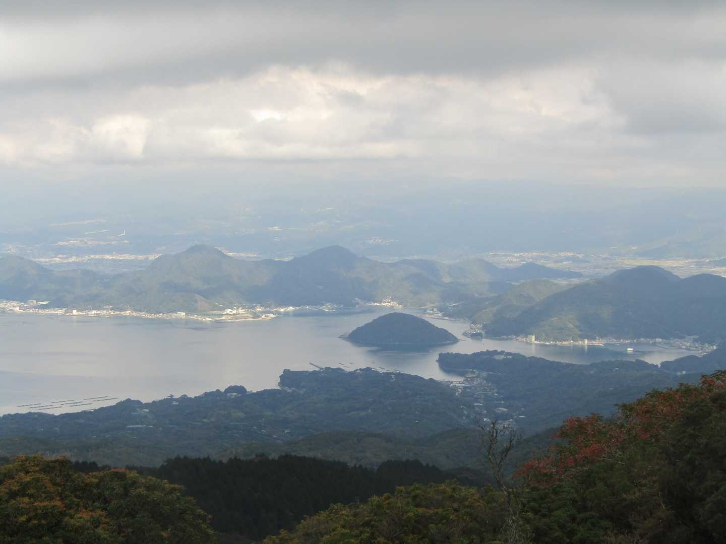 淡島
バックには沼津アルプス