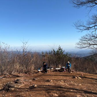 二つ目の岩茸石山の眺望いいです
