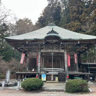 山頂近くの龍学寺