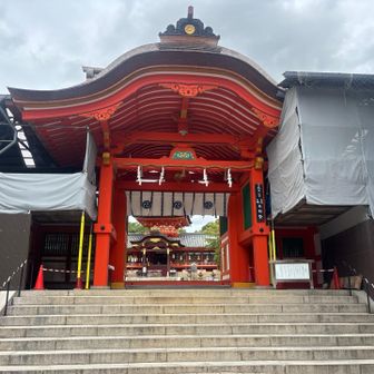 楼門をくぐり