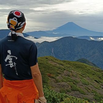 雲（Tシャツ）で富士山🗻と