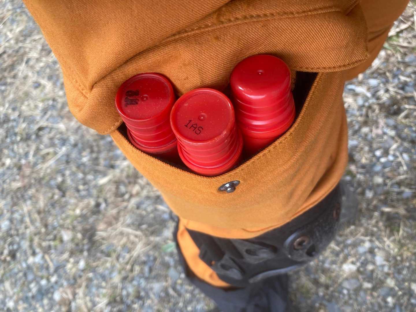 今日は…コソッと弾倉に三発装填しました🔫
だって、何かあった🐻ら、守らないとネ✨

近所の車屋さんから大量に🧨貰ったので、欲しい方いますか〜❓ただし期限切れですが😙
