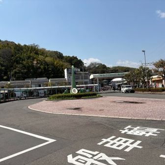 駅ロータリーを過ぎれば石清水八幡宮入り口