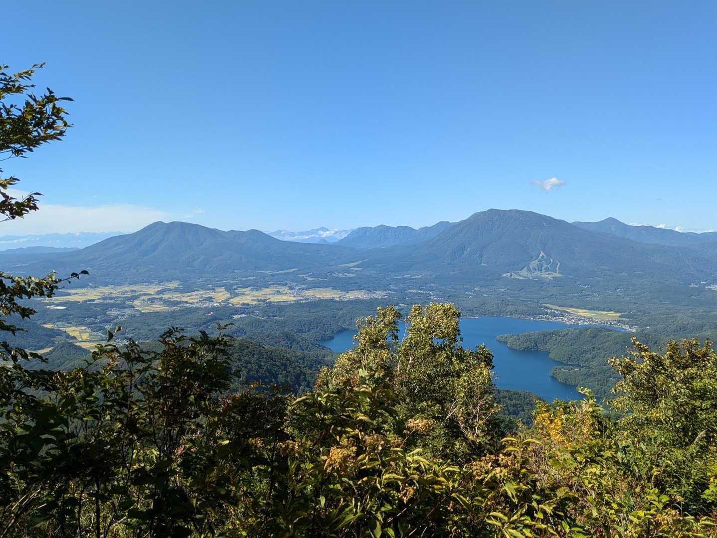 眺望は素晴らしいです👏👏👌野尻湖と黒姫山方面