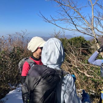 もこりんさんめっちゃ顔が広い
同じ地元のフォロワーさんとバッタリ

女子3人トーク盛り上がってるところを盗撮
