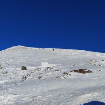 肩の小屋から山頂方面