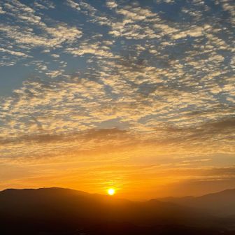 雲が染まってなかなか良き。