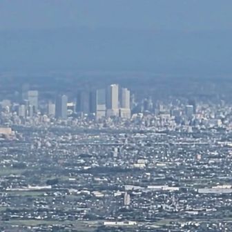 名古屋都心部のビル群がハッキリ見えます。