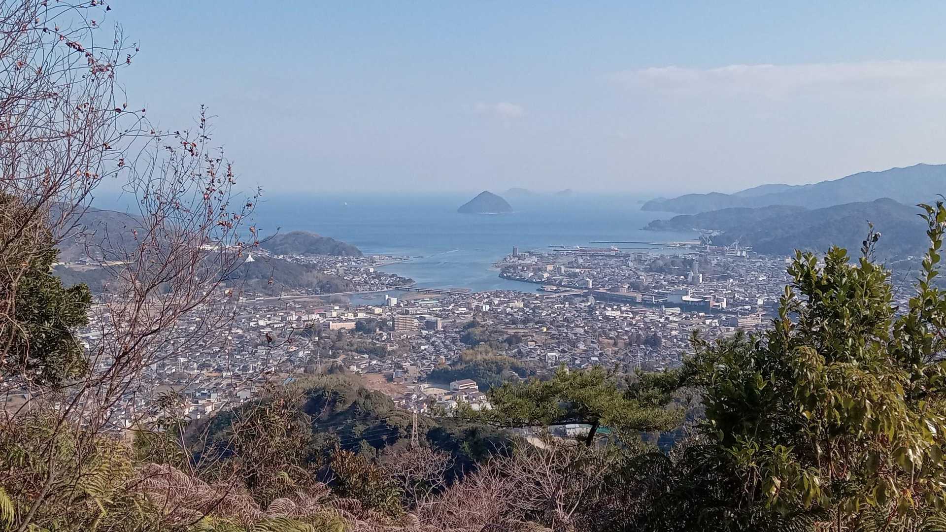 展望台あり。臼杵の街並みを眺める。

…ただ、後にも先にも展望はここだけ🤣