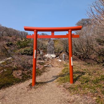 八風峠には八風大明神がおわします。
かつての八風神社の名残だそうです。