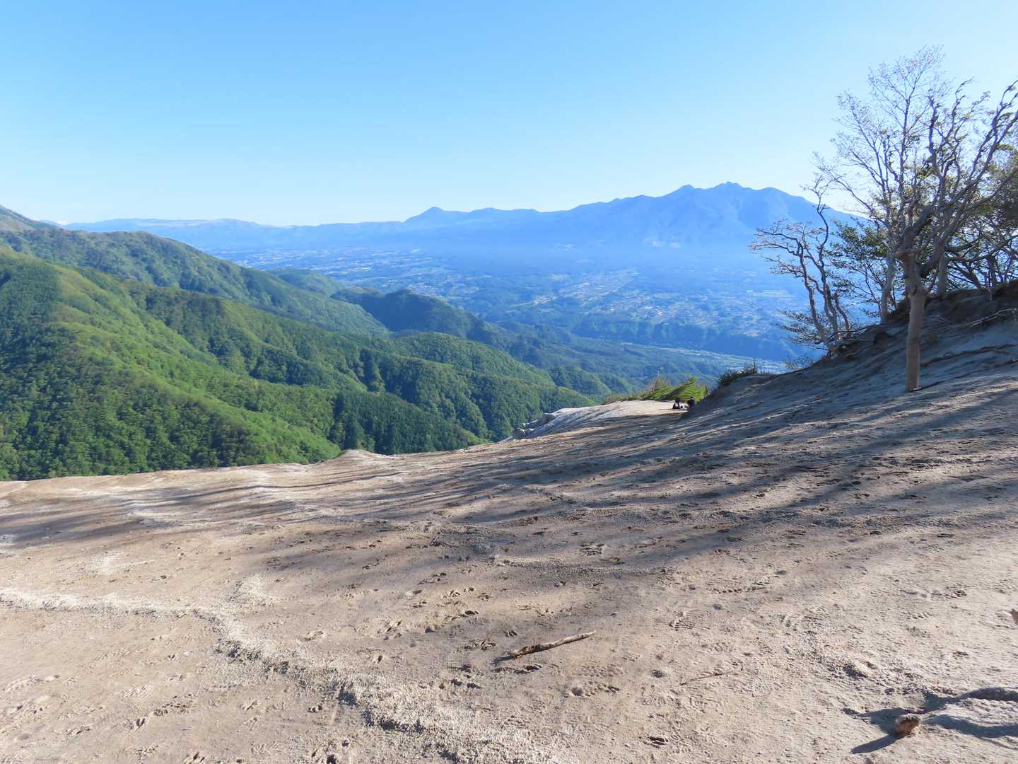 八ヶ岳連峰の大パノラマを目の前に一望する、「天空のビーチ🏖️」です！
