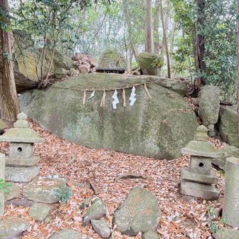 御神体の龍王石🪨