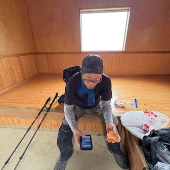 パンを食べて休憩。さー次行こー。
ドアを開けると