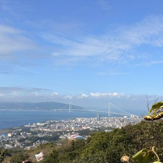 淡路島、明石海峡大橋がよく見える