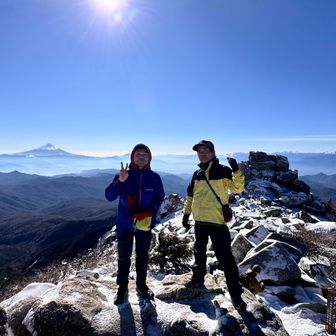 カイムさんと記念撮影
山頂に先着されていた山ガールさんに撮っていただきました、ありがとうございました😊