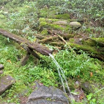13:30過ぎ　テント設営後、水場へ水汲みに