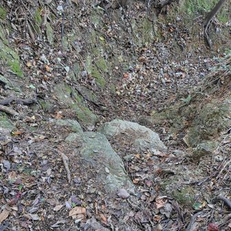 険しい難所を降りて