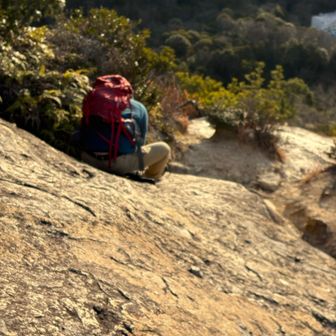 新調した靴の紐が解けて結んでました🪢
