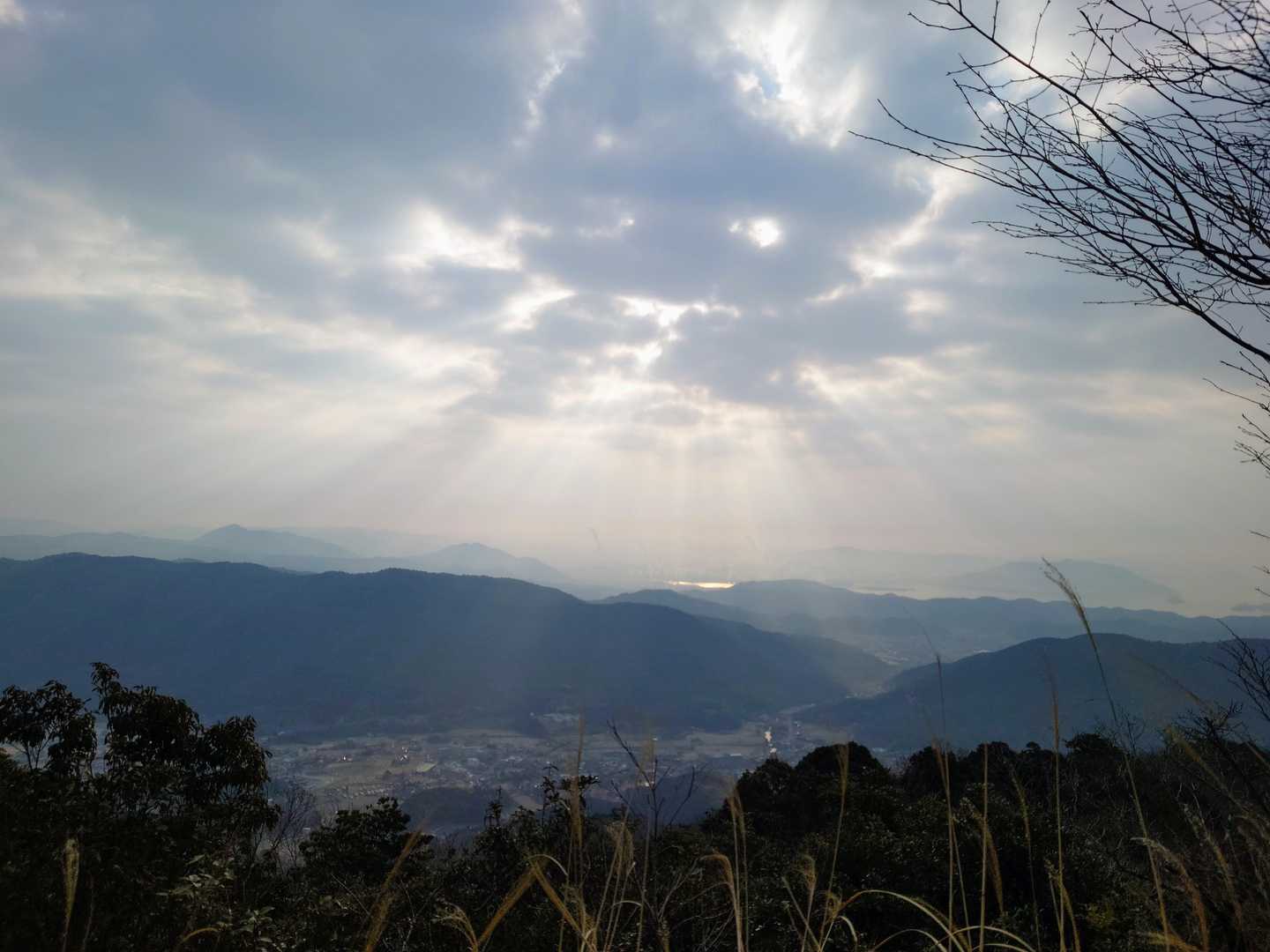 城山山頂✨
景色いいけど、今日は霞んでる