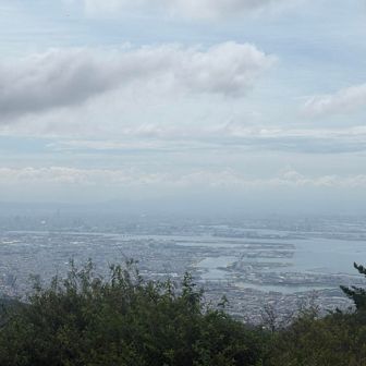 雲は低いがガスは少なめかな
阪神競馬場や伊丹空港はきれいに見えました