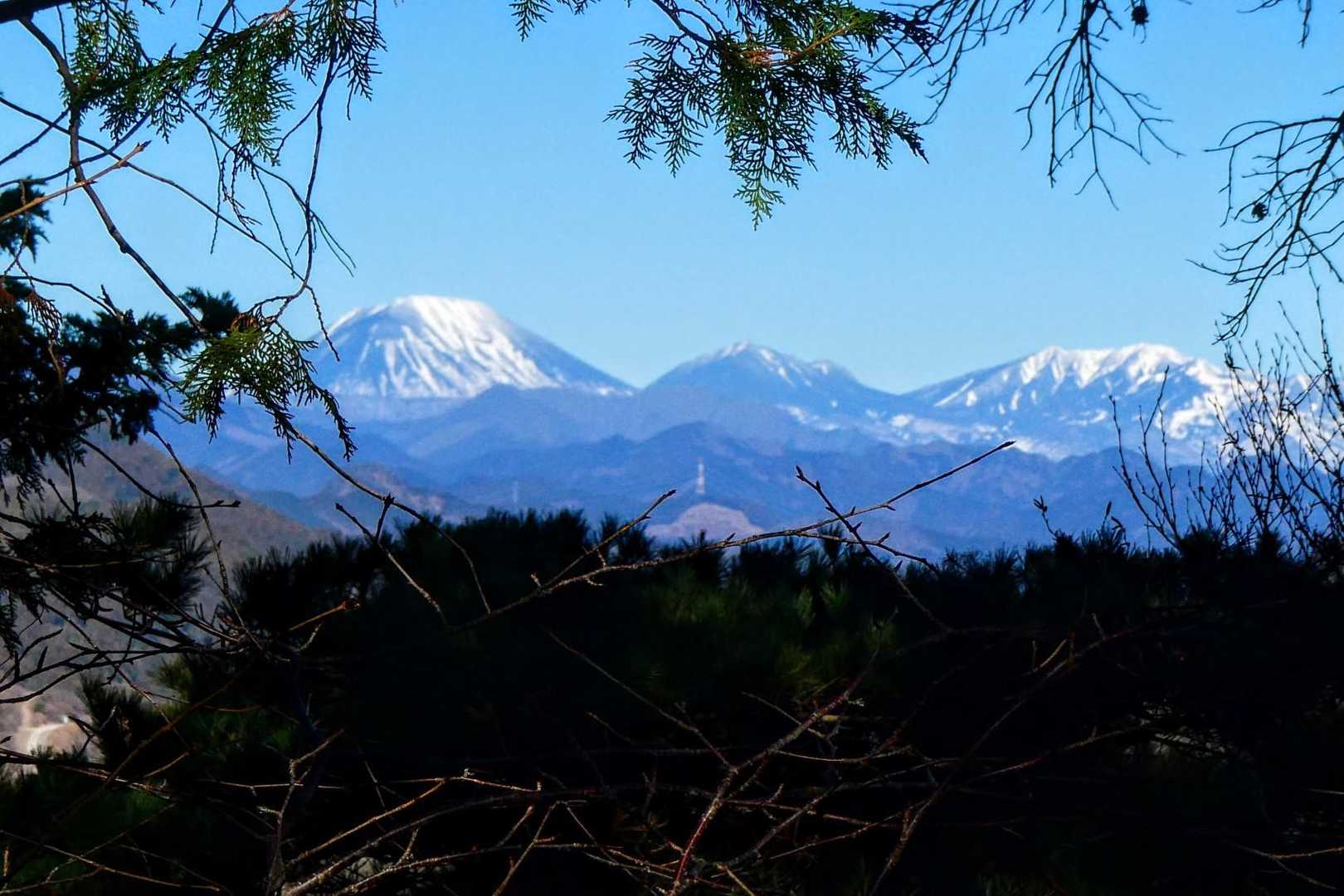 日光連山
(アド山　山頂先ピークより）