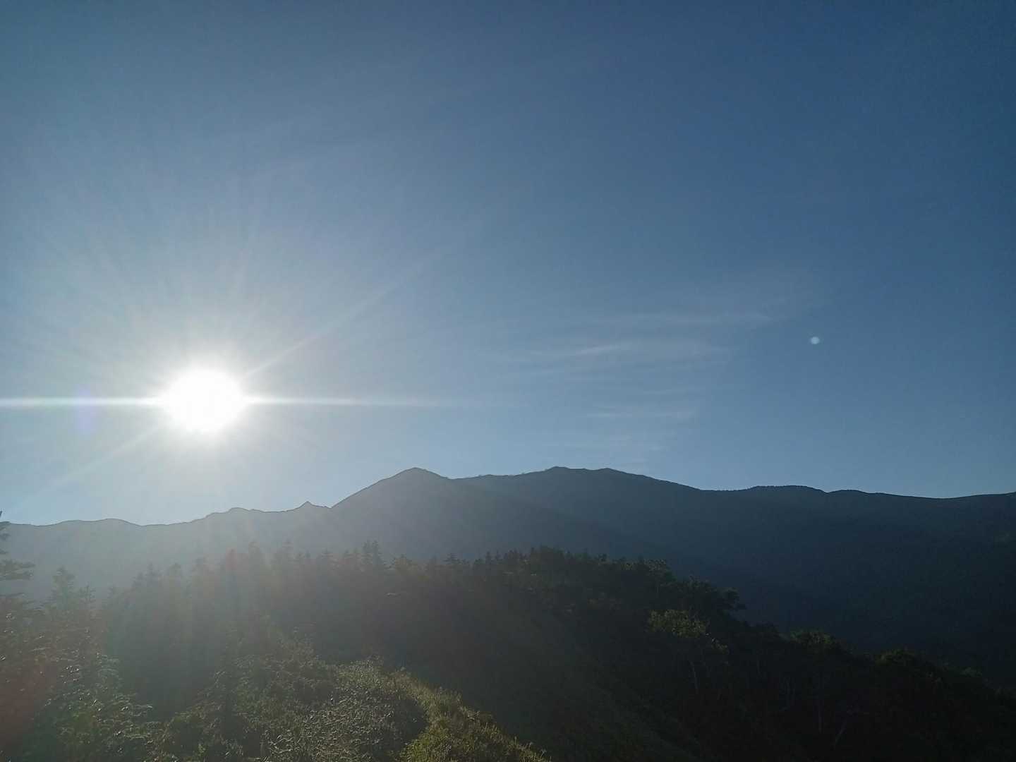 稜線から御舎利山と別山