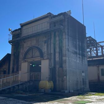 途中すれ違ったハイカーさんから聞いていた通りロープウェイ駅入って右側に自販機がありました。しかもほぼ定価😊