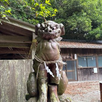 「吽(うん)」…左手痛そう💦これは焼物ならではの割れ方よね🤔
