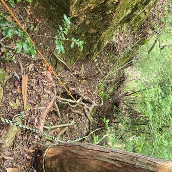 地蔵岳からの下りは、長～いロープの所が何カ所かありました