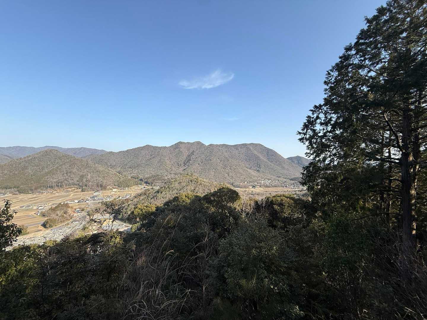 ナイスな景色ね。虚空蔵山かしら。