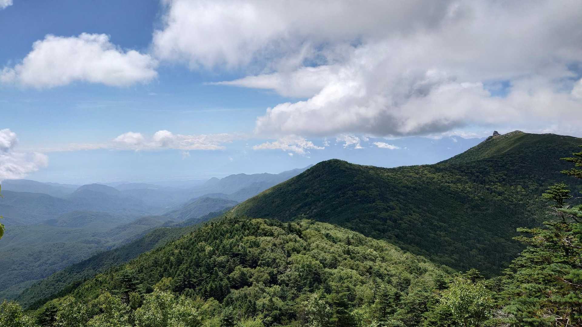 五丈岩方面📷
気温上昇して雲多め💧