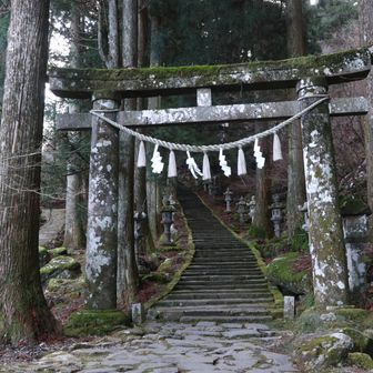 参拝を済ませ、英彦山青年の家方面からバードラインへ ٩(ˊᗜˋ*)و