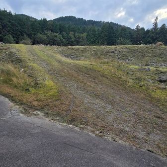 倉骨峠には大き目の駐車スペースも在りました