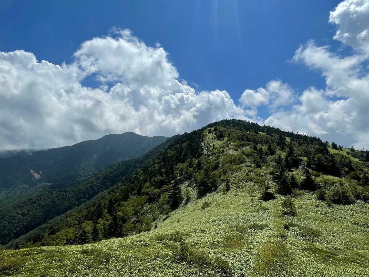 根子岳と左奥に四阿山
いいですねぇ〜