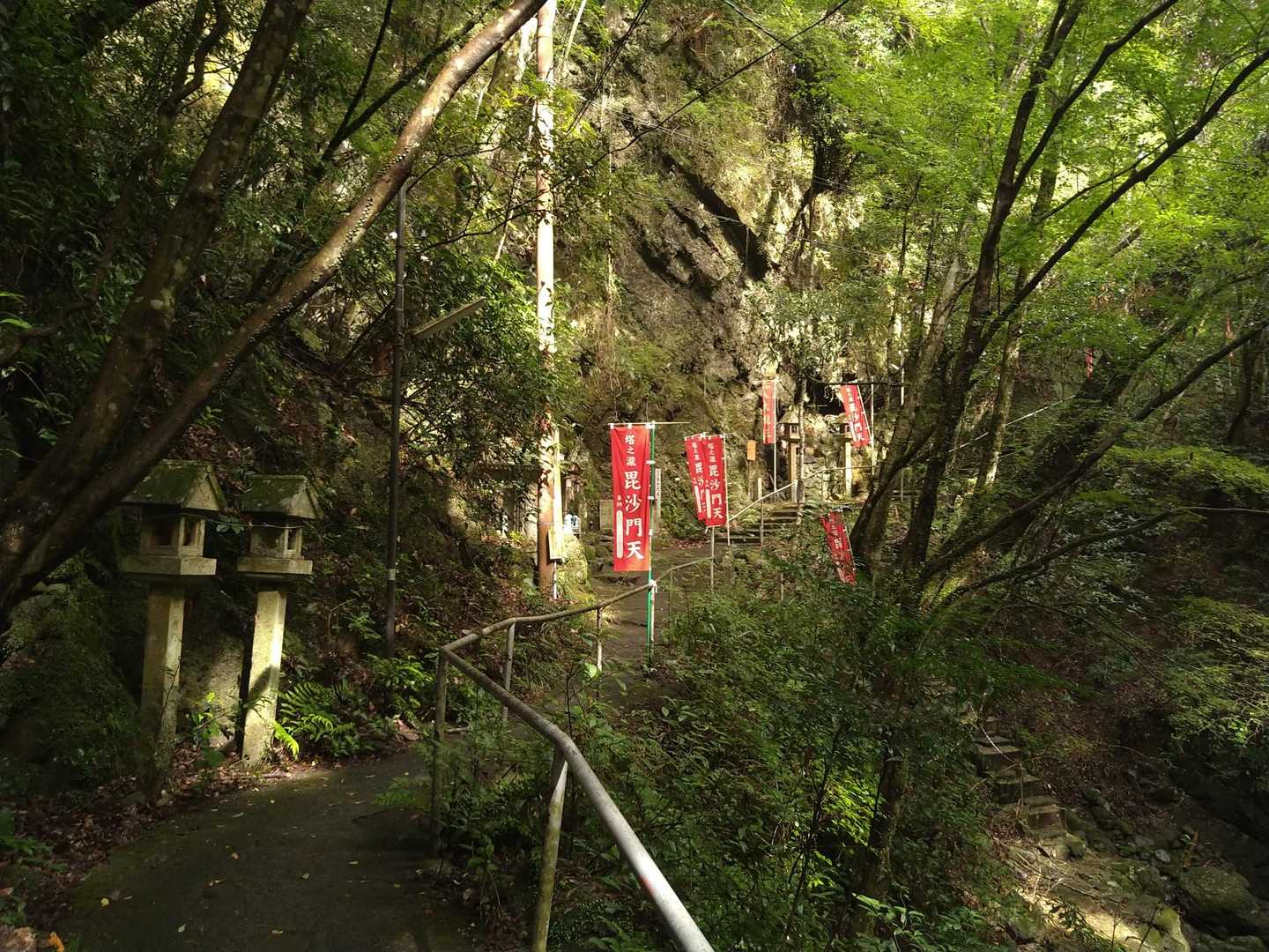 もうすぐで犬鳴山バス停に到着します😃🎵。