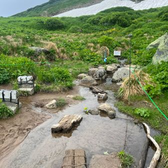 水場からはまだまだ水は取れそうです