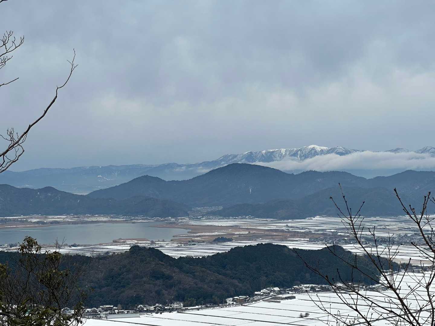 午後から雨なんでどんよりです