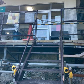 立入禁止バー…  そっと失礼します😅