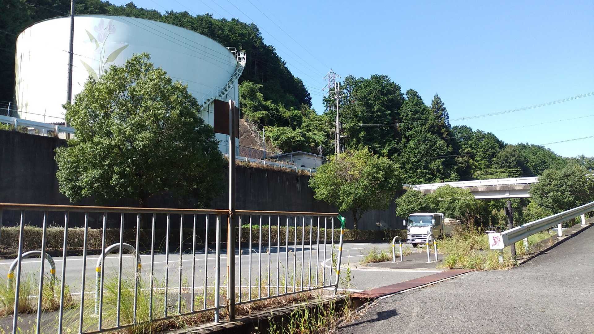 さあ！タンク横😀、道路が開通する前のここからの景色が好きでした😅