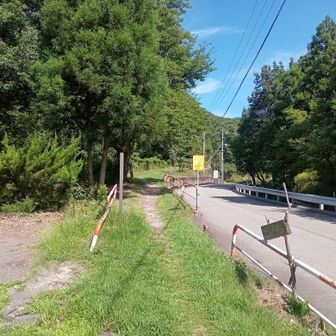 元学び交流館の駐車場に車を停めてスタートです。