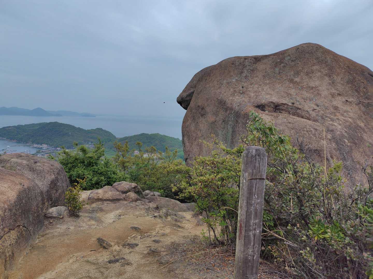 島トレッキングコース入口-応神山-立石山-飛龍大神-陸軍軍 縦走コースの写真