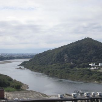 木曽川対岸の伊生山にも山城があったとされる。