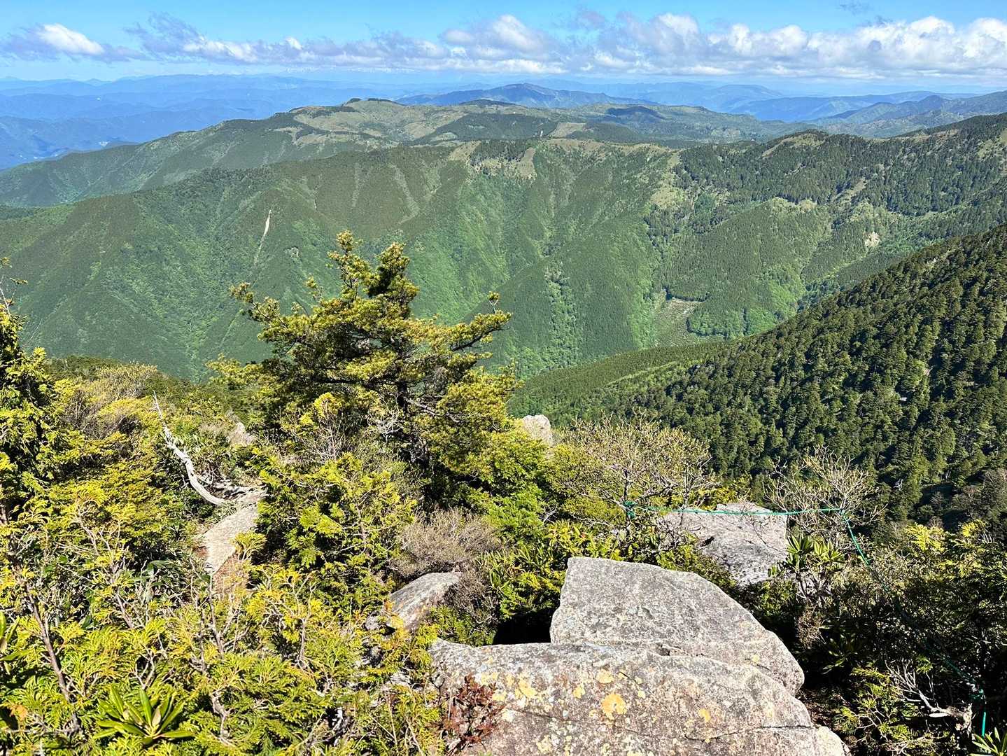 小秀山二の谷登山口-小秀山 往復コースの写真