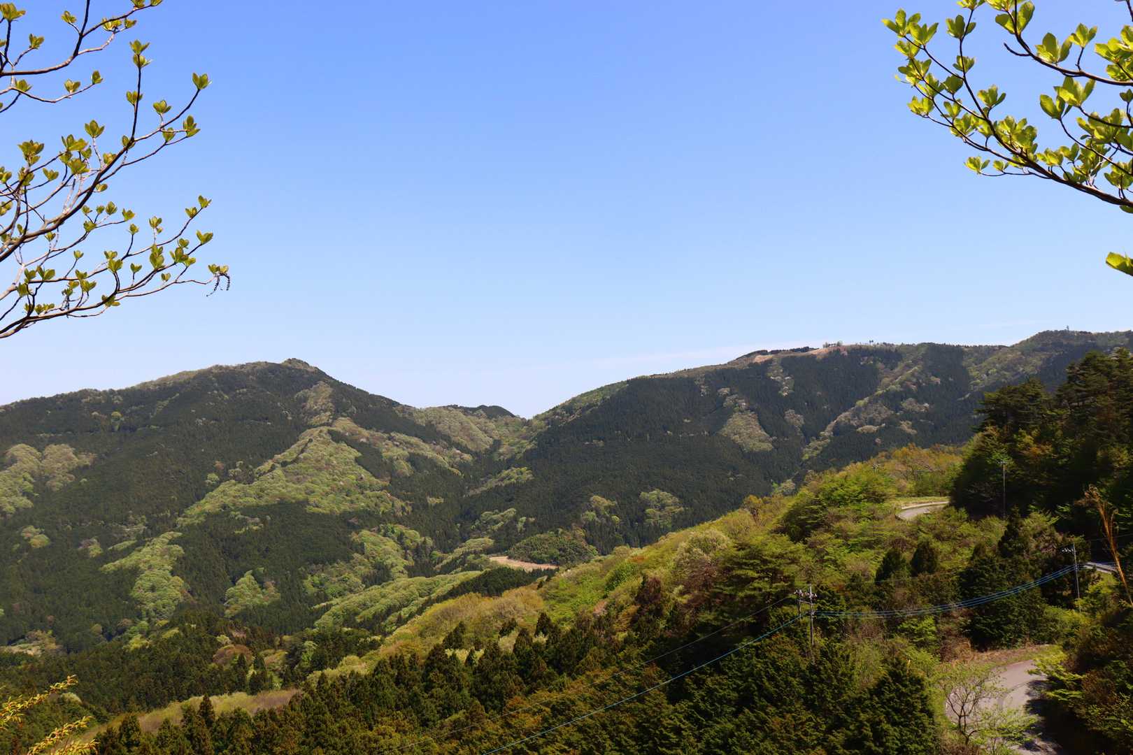 登ってきた笠山、堂平山が見えました。