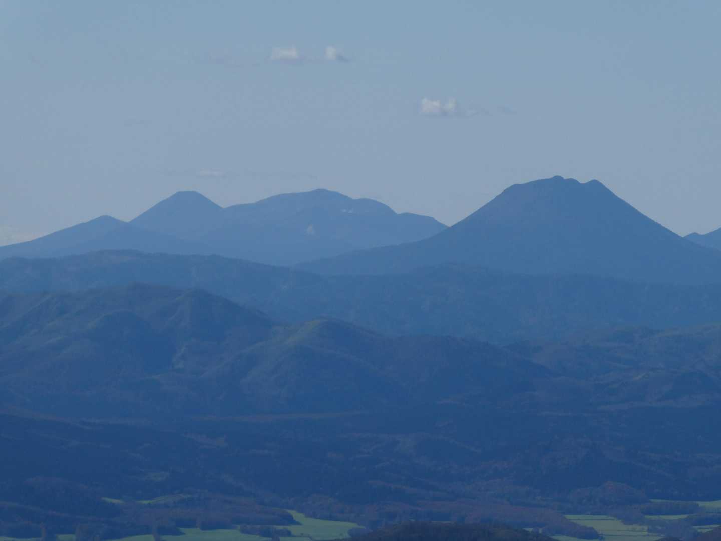 阿寒富士、雌阿寒岳、雄阿寒岳アップ