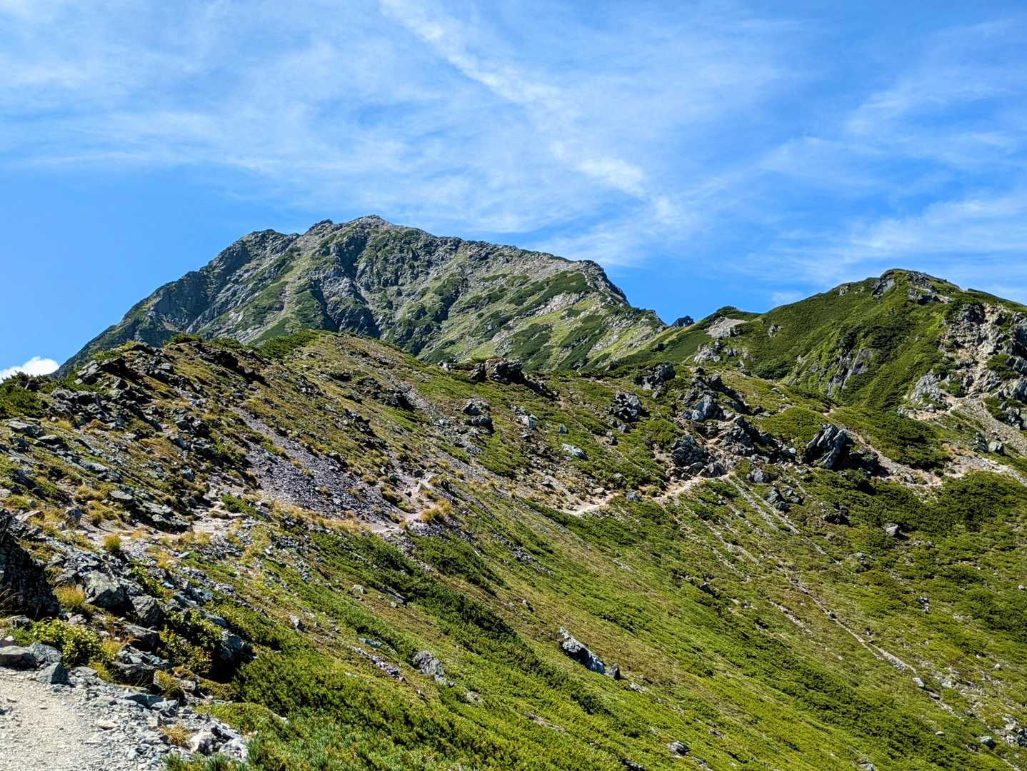 北岳への稜線
